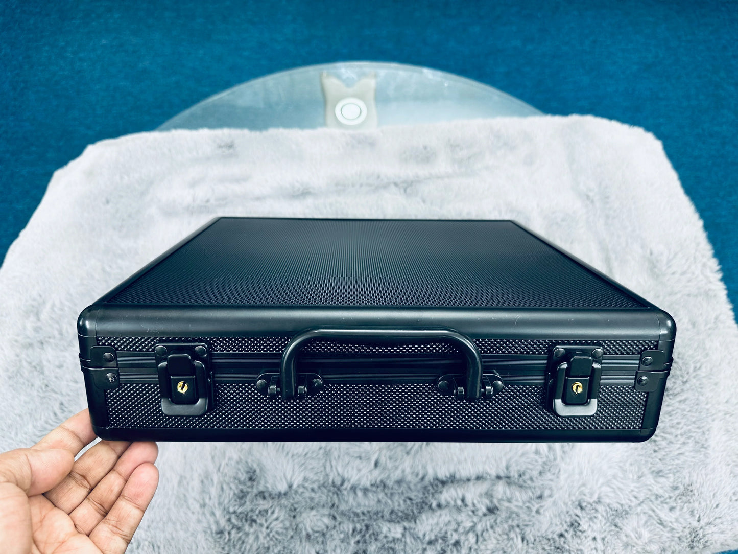 18 slot Aluminium made full black color watch box