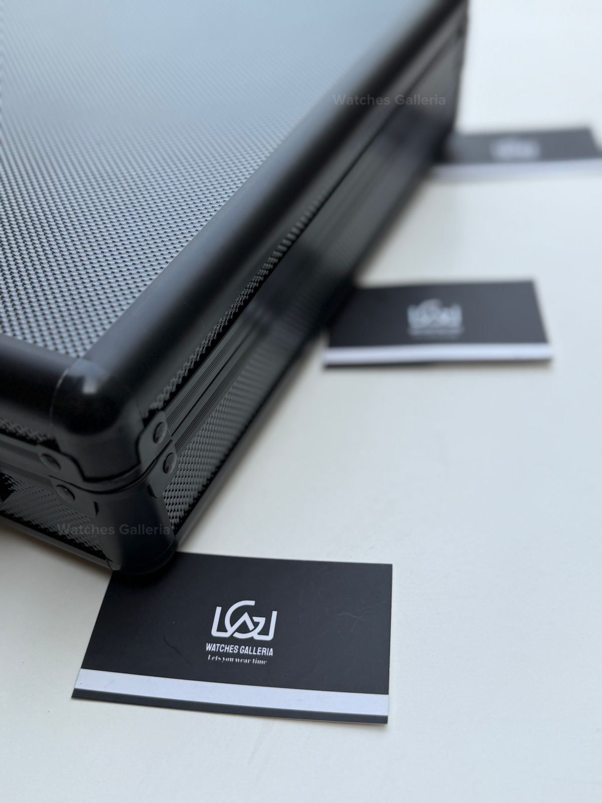 18 slot Aluminium made full black color watch box