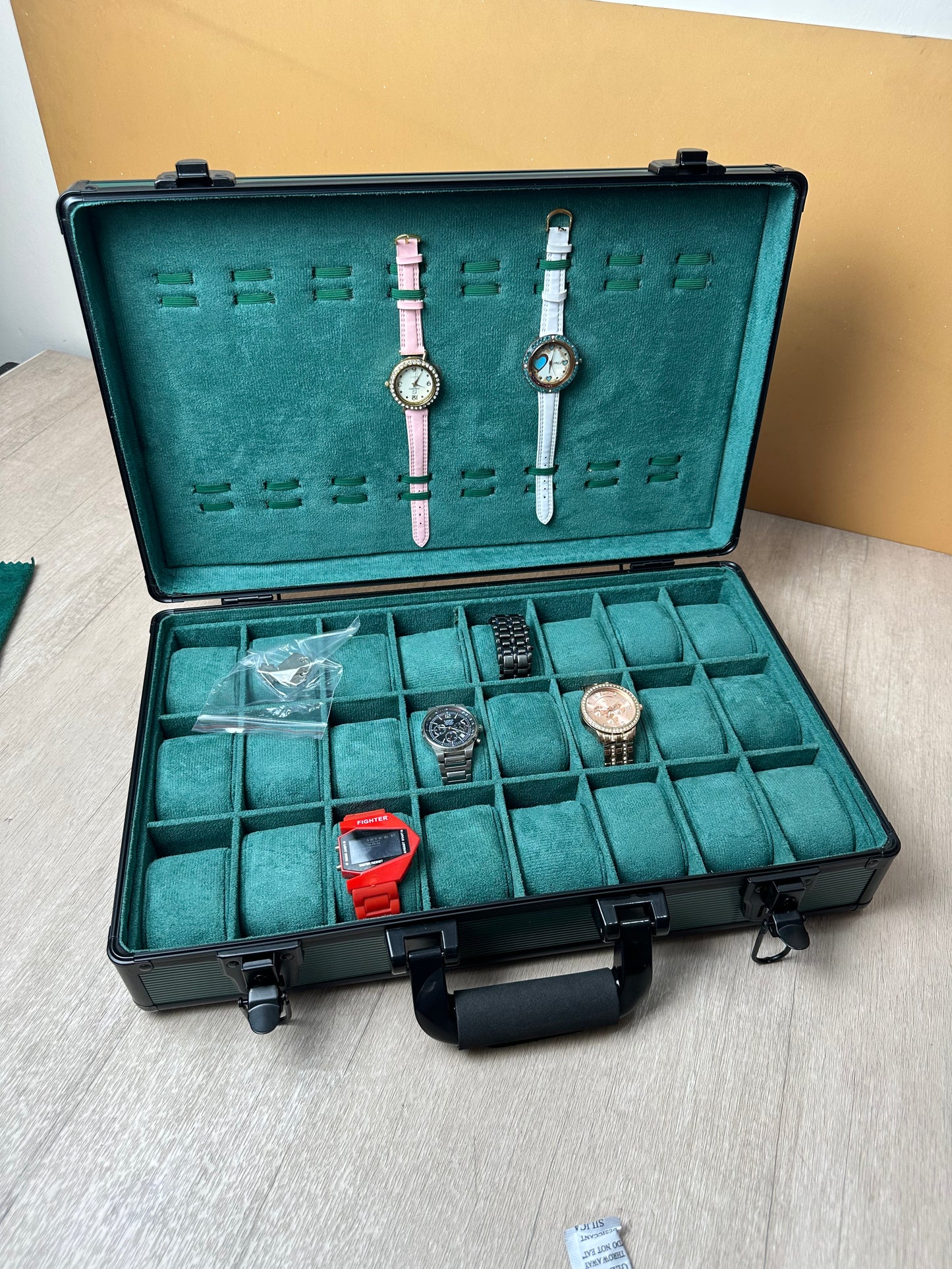 32 Slots Aluminum Watch Organizer Box Dark Green High Materials