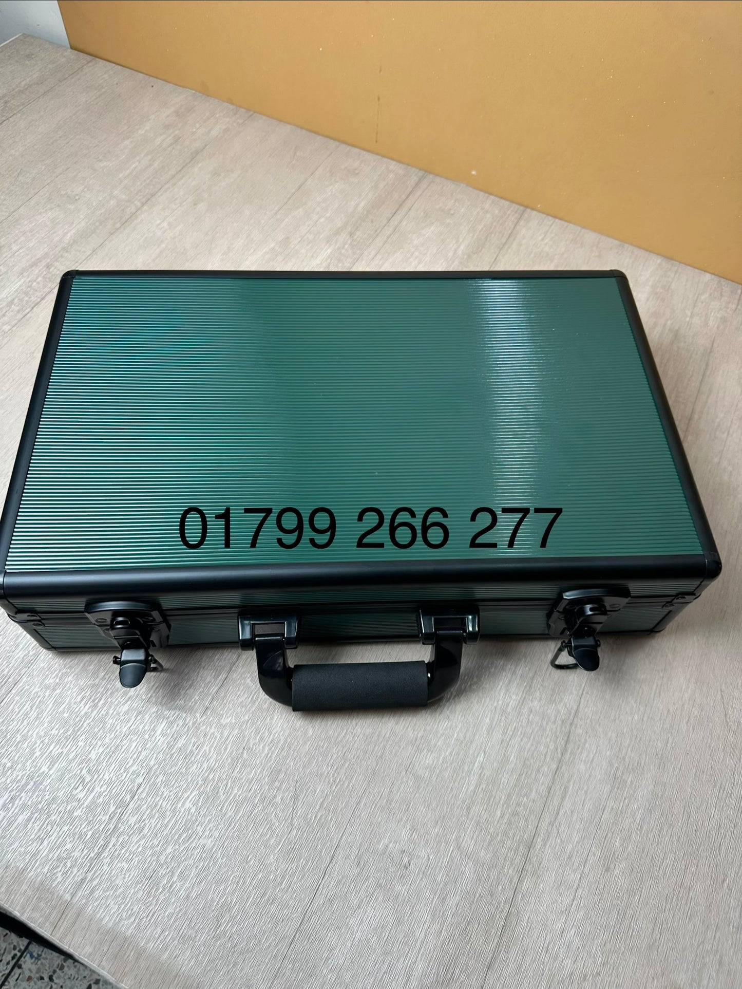 32 Slots Aluminum Watch Organizer Box Dark Green High Materials
