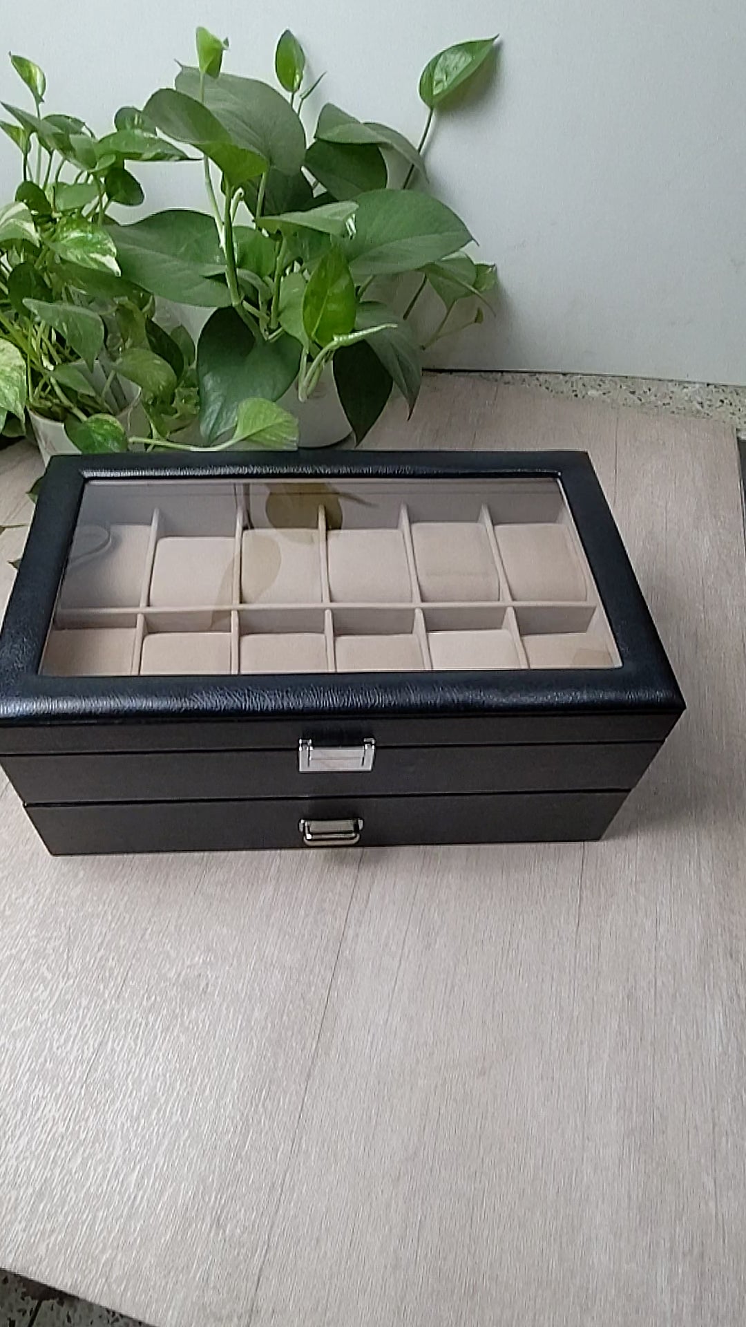 12 slot watch and 6 slot sunglasses box 